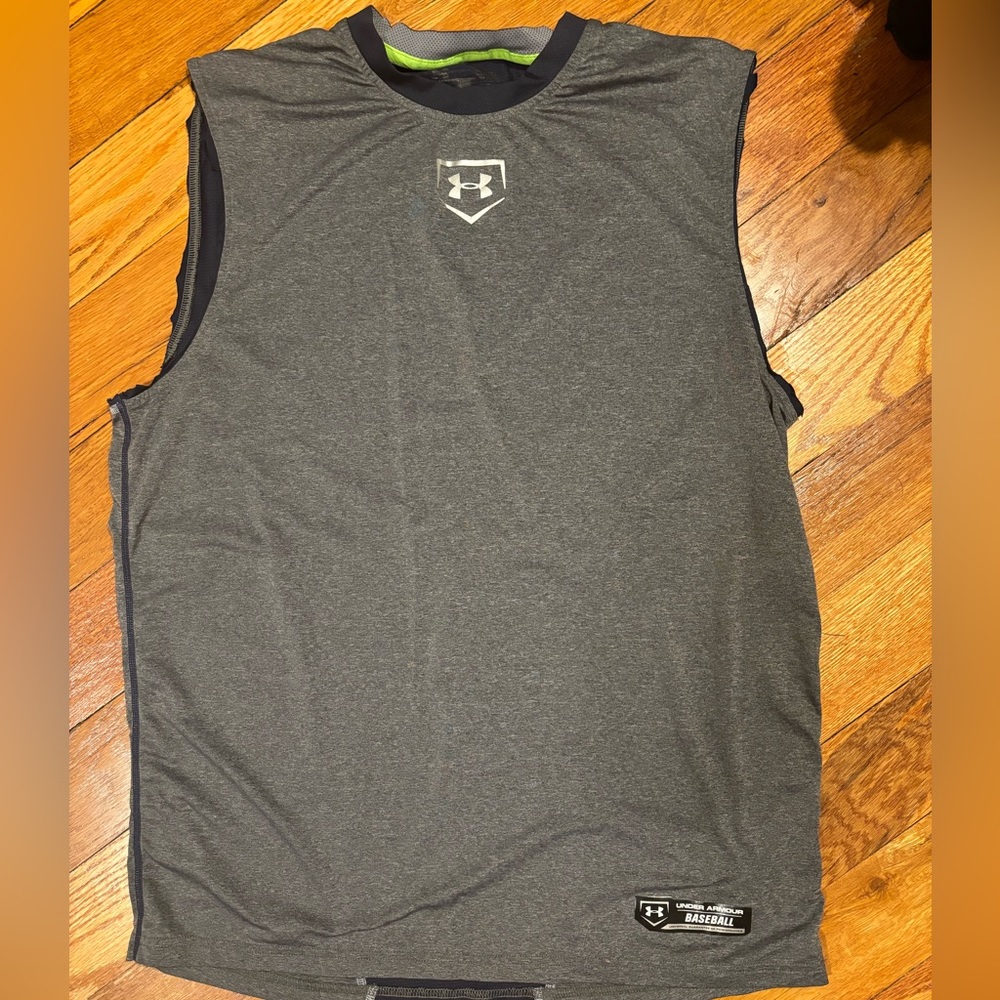 Men’s Under Armor Shirt